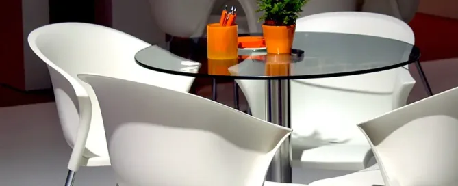 Cómo la elección de sillas para alquiler puede transformar tu evento