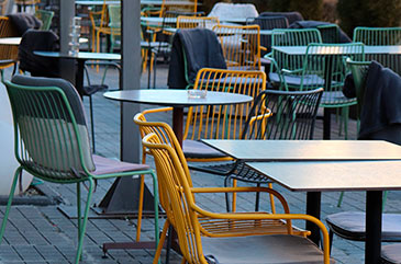 Ideas de mobiliario para terrazas de hostelería este verano