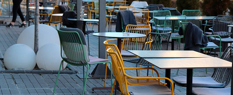 Ideas de mobiliario para terrazas de hostelería este verano